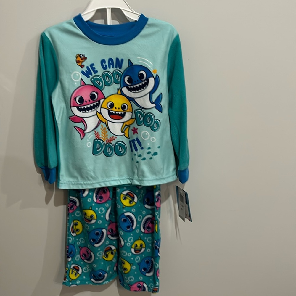 Baby shark fleece pajama set 4T for kids warm winter